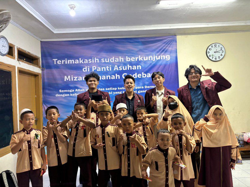 Mahasiswa Teknologi Informasi Telkom University Mengenalkan Dunia Teknologi kepada Panti Asuhan Mizan Amanah Mahasiswa Teknologi Informasi Telkom University Mengenalkan Dunia Teknologi kepada Panti Asuhan Mizan Amanah